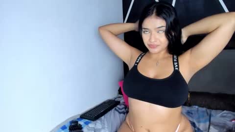 Snapshot of carol100597 chatting on May 27, 2:52 am karol online show from May 27, 2:52 am