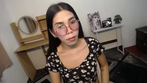 Snapshot of carol_linaxxx chatting on December 21, 9:33 am Carolina online show from December 21, 9:33 am