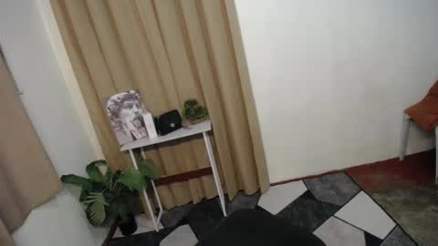 Snapshot of carol_linaxxx chatting on January 6, 5:38 pm Carolina online show from January 6, 5:38 pm