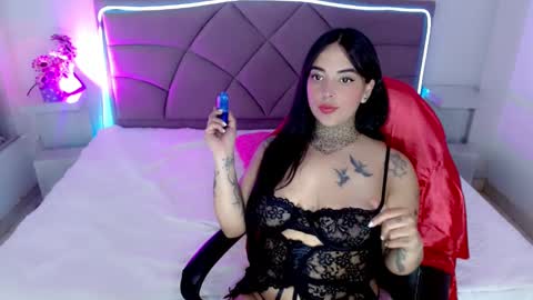 Carolaine01 online show from October 24, 7:43 pm