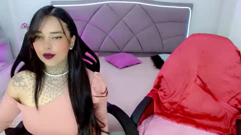 Carolaine01 online show from December 18, 4:24 pm