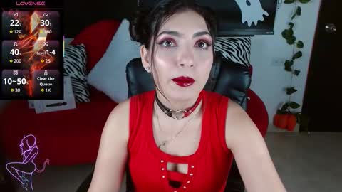 Caroline online show from October 24, 1:51 pm