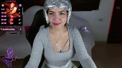 Snapshot of carolaine69_ chatting on June 6, 2:11 pm Caroline online show from June 6, 2:11 pm