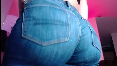 Snapshot of carolina_blue_ chatting on May 7, 11:54 pm Soft Carolina online show from May 7, 11:54 pm
