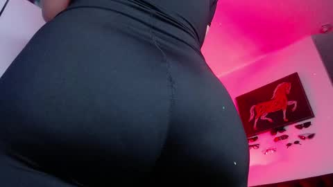 Snapshot of carolina_blue_ chatting on May 8, 11:32 pm Soft Carolina online show from May 8, 11:32 pm