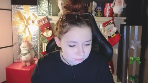 Snapshot of carolina_winter chatting on December 19, 5:40 am Mira online show from December 19, 5:40 am