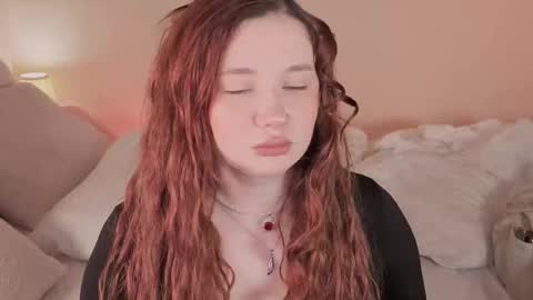 Snapshot of carolina_winter chatting on November 14, 1:10 pm Mira online show from November 14, 1:10 pm