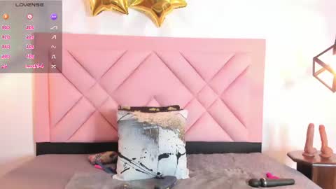 Snapshot of caroline_daring chatting on July 15, 12:21 pm caroline daring online show from July 15, 12:21 pm