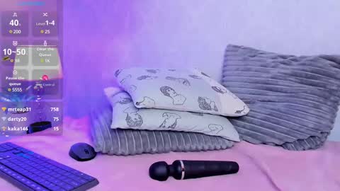  Caroline  online show from February 18, 5:42 pm