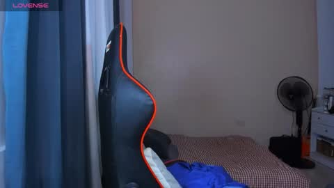 caroline_east online show from October 22, 5:45 pm