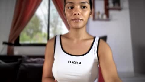 caroline_east online show from May 15, 11:45 pm