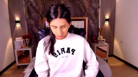 caroline_foster1 online show from March 5, 12:12 pm