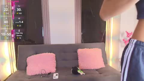 Snapshot of caroline_foster1 chatting on June 19, 12:09 pm caroline_foster1 online show from June 19, 12:09 pm