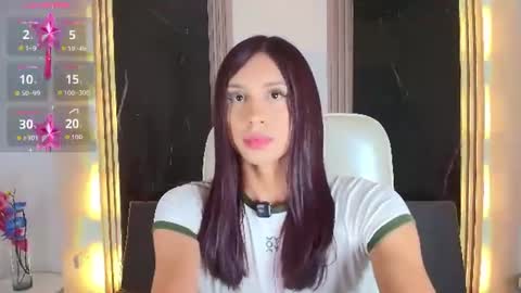 Snapshot of caroline_foster1 chatting on June 24, 12:37 pm caroline_foster1 online show from June 24, 12:37 pm