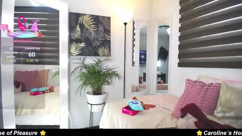 C A R O L I N E online show from October 27, 12:42 pm