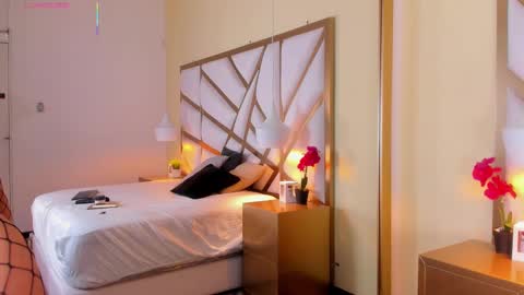 Caroline online show from September 18, 12:29 pm