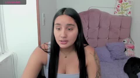 caroline_rodriguez_9 online show from December 1, 7:19 pm