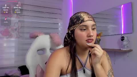 caroline_rodriguez_9 online show from May 26, 7:10 pm