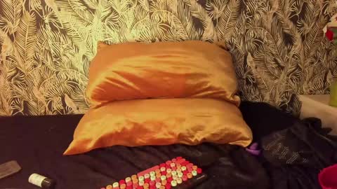 Snapshot of carolinediaz_3 chatting on January 3, 7:39 pm online show from January 3, 7:39 pm