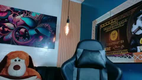 carolinejesh online show from March 17, 7:17 pm