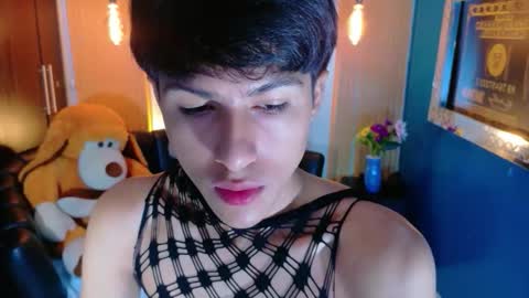 carolinejesh online show from April 12, 1:38 pm