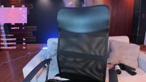 Snapshot of carolinemiller1 chatting on May 14, 1:40 pm Caro online show from May 14, 1:40 pm