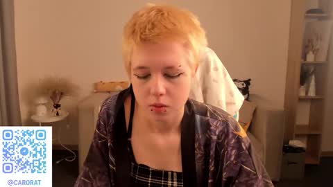 Snapshot of carolinerichter chatting on September 29, 1:33 am CarolineRichter online show from September 29, 1:33 am