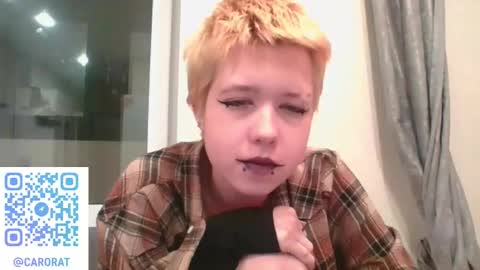 Snapshot of carolinerichter chatting on October 9, 1:25 am CarolineRichter online show from October 9, 1:25 am