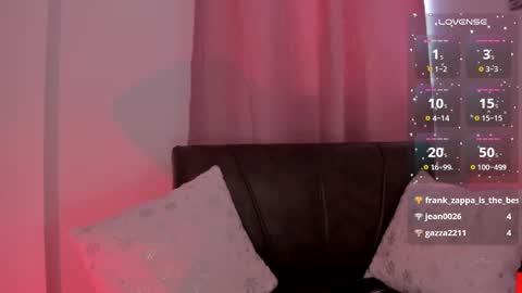 carolinna_ online show from December 12, 9:15 pm