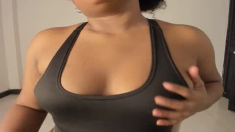 Snapshot of carolinnagomez chatting on March 1, 9:50 pm Caro online show from March 1, 9:50 pm