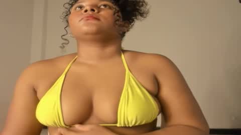 Snapshot of carolinnagomez chatting on March 6, 9:55 pm Caro online show from March 6, 9:55 pm