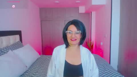 Snapshot of carolinnefiotti chatting on September 22, 1:24 pm CarolinneFiotti online show from September 22, 1:24 pm