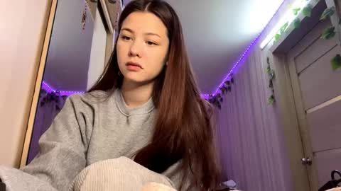 Emma online show from December 15, 2:10 pm