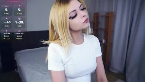 Hello everyone Im Monica Its my first day Were going to have fun together  online show from October 12, 8:08 pm