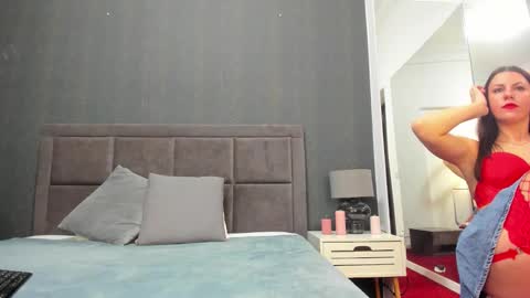 carolynnx online show from December 2, 6:08 am