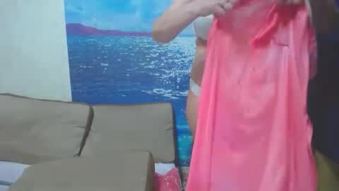 Snapshot of caroncapella chatting on January 10, 1:02 pm VicunaCool online show from January 10, 1:02 pm