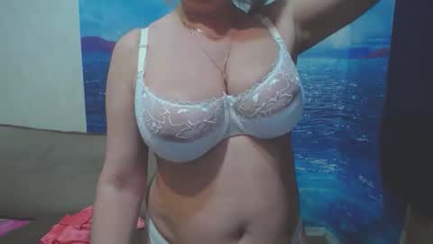 Snapshot of caroncapella chatting on March 15, 1:17 pm VicunaCool online show from March 15, 1:17 pm