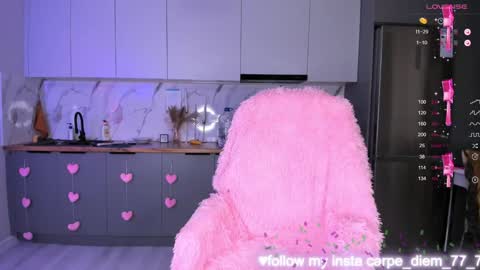 Snapshot of carpe_diemmm chatting on December 16, 2:36 am Yummi online show from December 16, 2:36 am