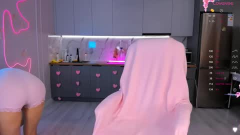 Snapshot of carpe_diemmm chatting on October 21, 2:23 am Yummi online show from October 21, 2:23 am