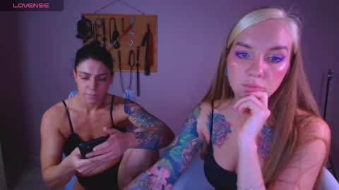 Carrie online show from November 19, 5:02 pm