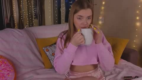 carriebradshawww online show from March 19, 4:33 pm