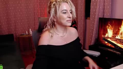 Carrie online show from December 3, 4:53 am