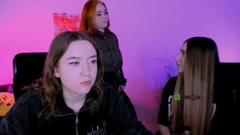 Snapshot of casey_meow_ chatting on February 8, 10:07 am casey_meow_ online show from February 8, 10:07 am