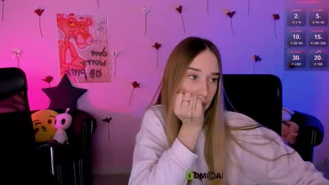 Snapshot of casey_meow_ chatting on February 17, 10:01 am casey_meow_ online show from February 17, 10:01 am