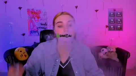 Snapshot of casey_meow_ chatting on February 26, 9:52 am casey_meow_ online show from February 26, 9:52 am