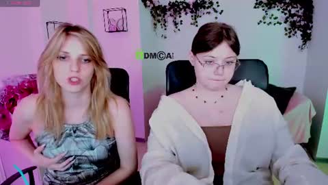 Snapshot of casey_meow_ chatting on June 24, 6:51 pm casey_meow_ online show from June 24, 6:51 pm