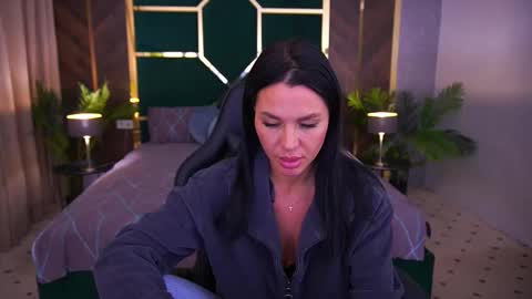 casey_min online show from March 25, 7:47 am