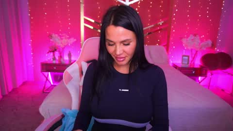 casey_min online show from April 1, 3:09 pm