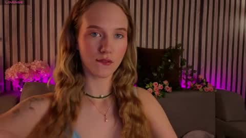 Snapshot of casey_sweeet chatting on May 8, 9:25 am Casey sweeet online show from May 8, 9:25 am