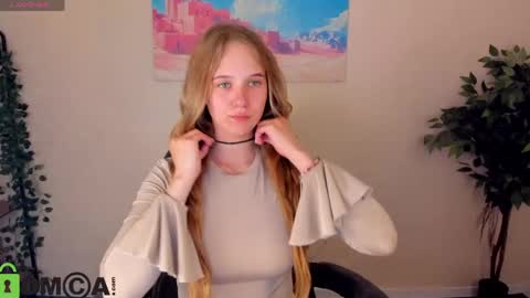 Snapshot of casey_sweeet chatting on May 14, 9:27 am Casey sweeet online show from May 14, 9:27 am